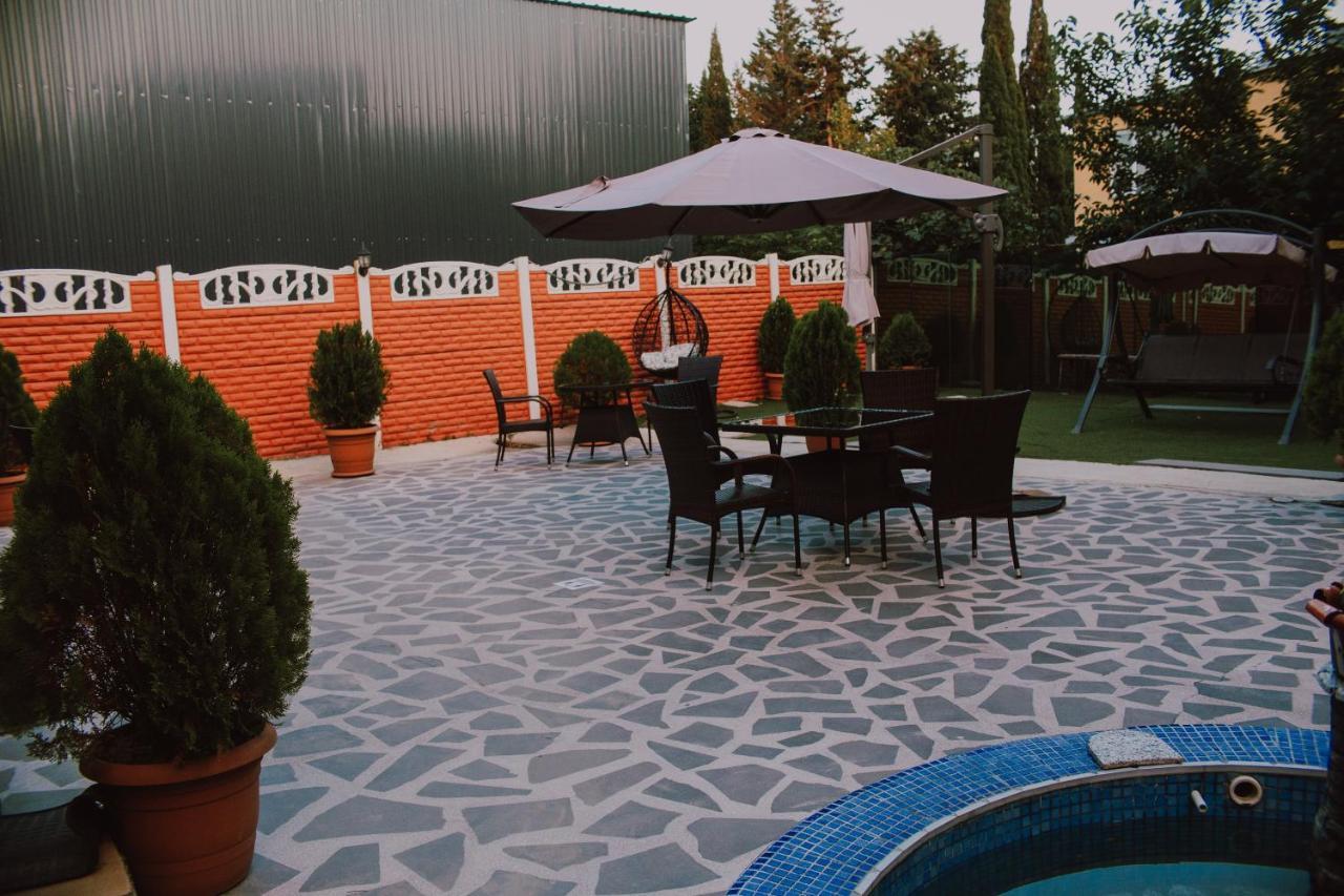 Hotel Lux Tbilisi Exterior photo