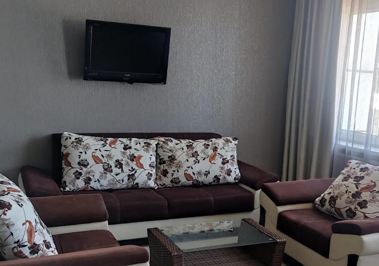 Hotel Lux Tbilisi Exterior photo